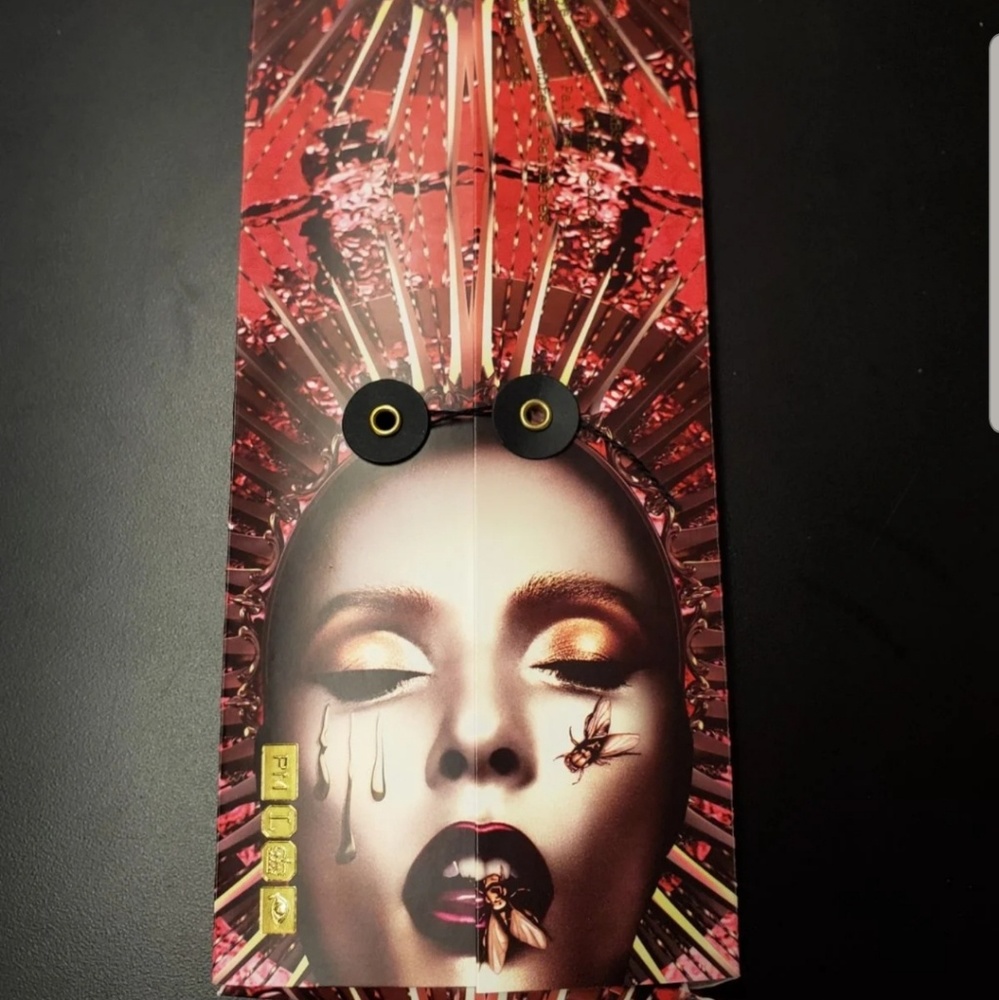 Eyeshadow palette